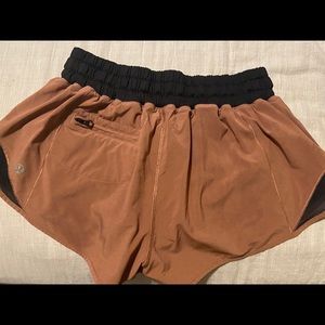 Lululemon hotty hot shorts size 4